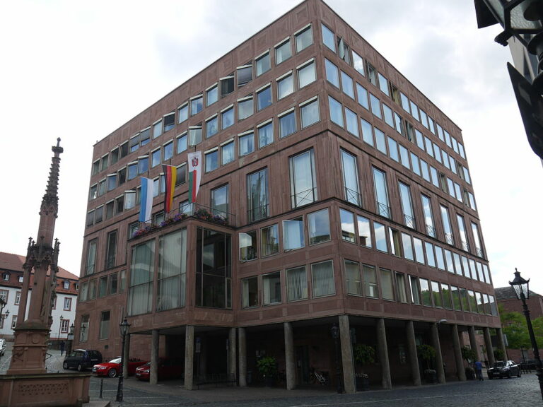 Aschaffenburger Rathaus: Ab 13. Dezember gilt 3G