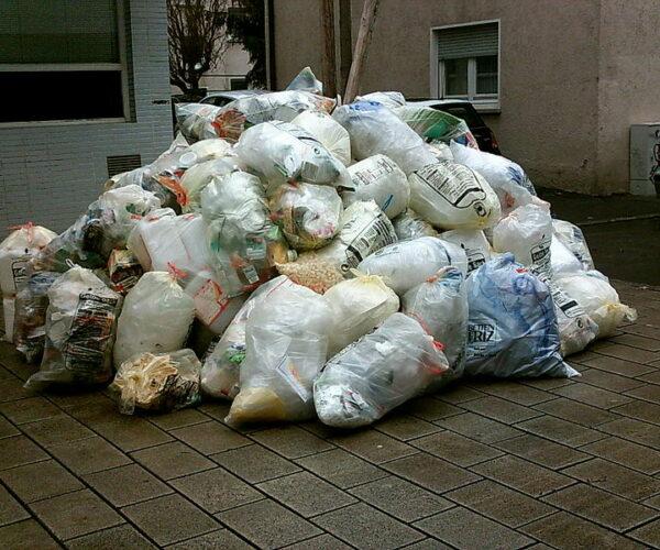 Gelbe Säcke zur Abholung