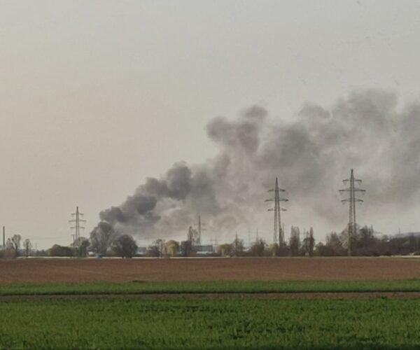 Einen Millionenschaden richtete gestern Abend eine Großbrand in der Lagerhalle der Gesellschaft für Bio-Abfallwirtschaft (GBAB) im Aschaffenburg