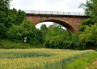 Viadukt der Bachgaubahn bei Wenigumstadt