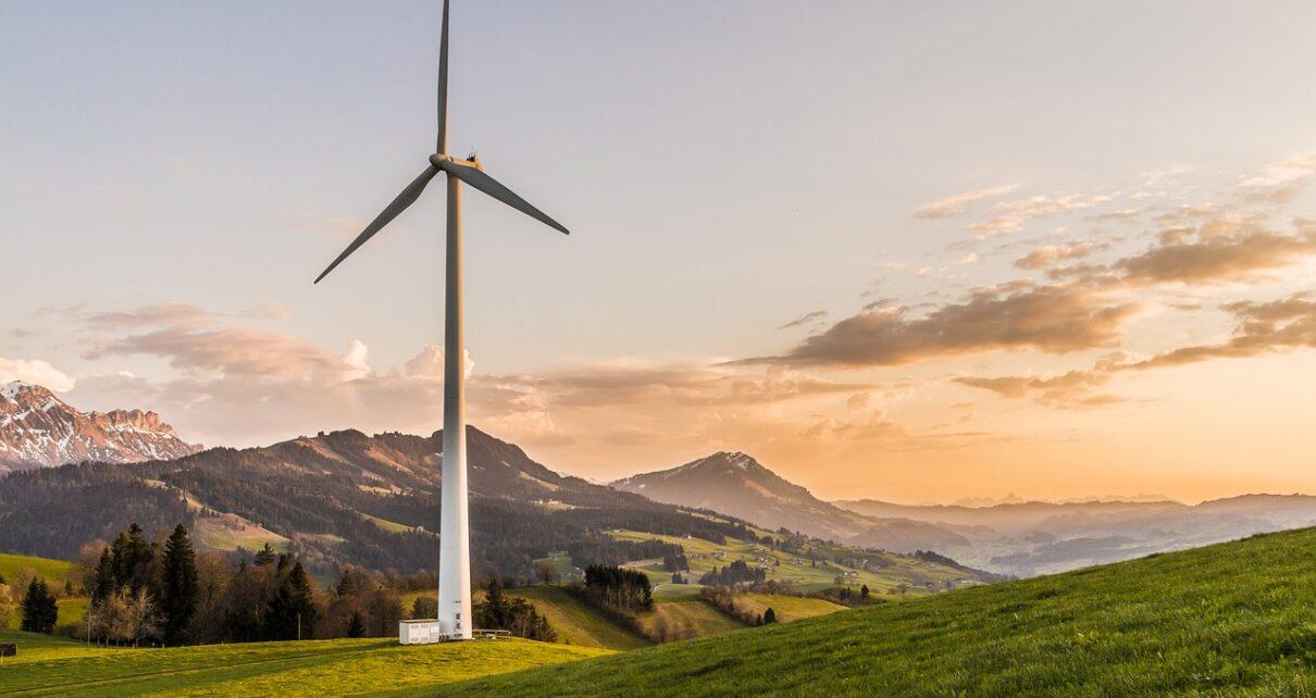 Symbol für Windkraft in Bayern. Ein Windrad