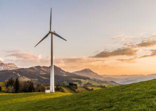 Symbol für Windkraft in Bayern. Ein Windrad