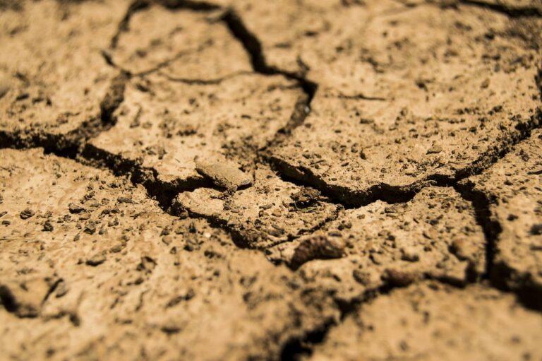 Aktuelle Trockenheit –Wasserentnahmen aus Gewässern verboten