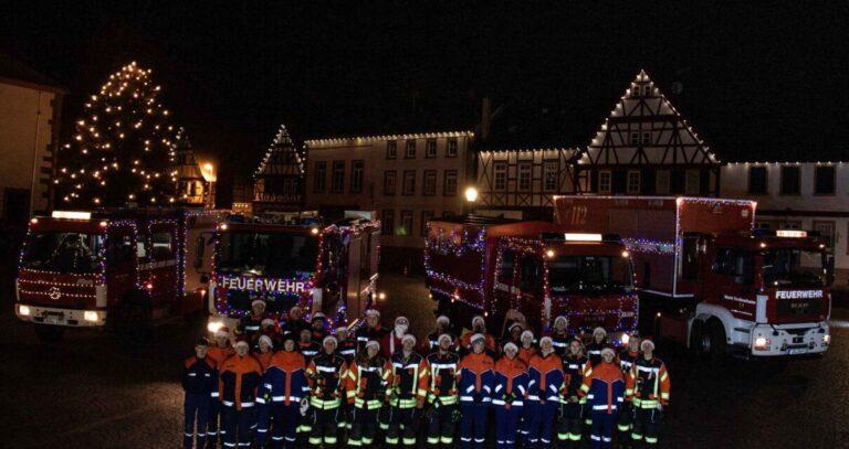 Traditionelle große vorweihnachtliche Lichterfahrt der Feuerwehr Großostheim 2023